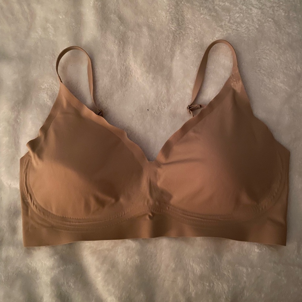 Elegant Seamless Nude Bralette